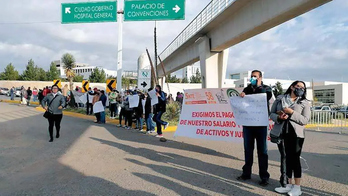 Docentes sindicalizados bloquearon el acceso a Ciudad Administrativa y el Palacio de Convenciones